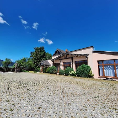 Vila Fenix B&B Ruzomberok Exteriér fotografie
