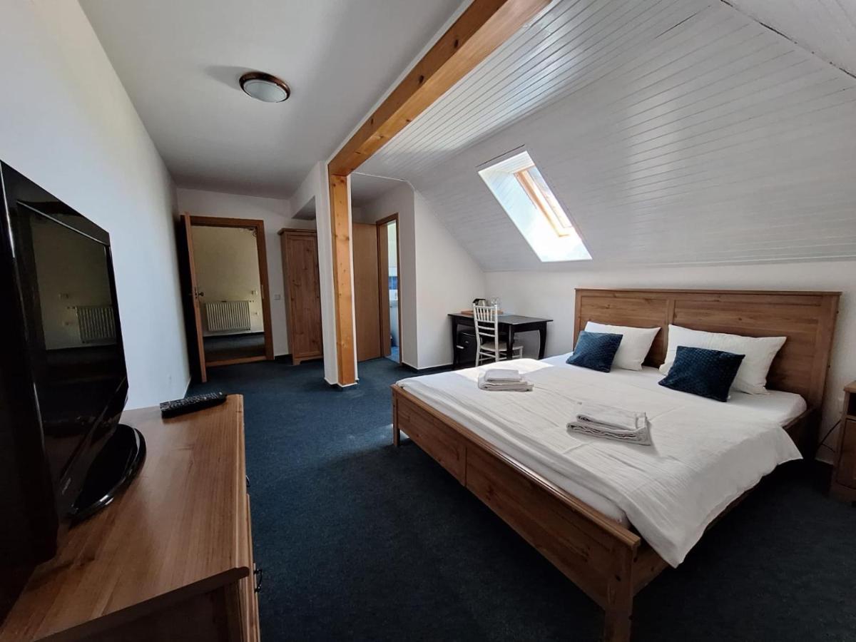 Vila Fenix B&B Ruzomberok Exteriér fotografie